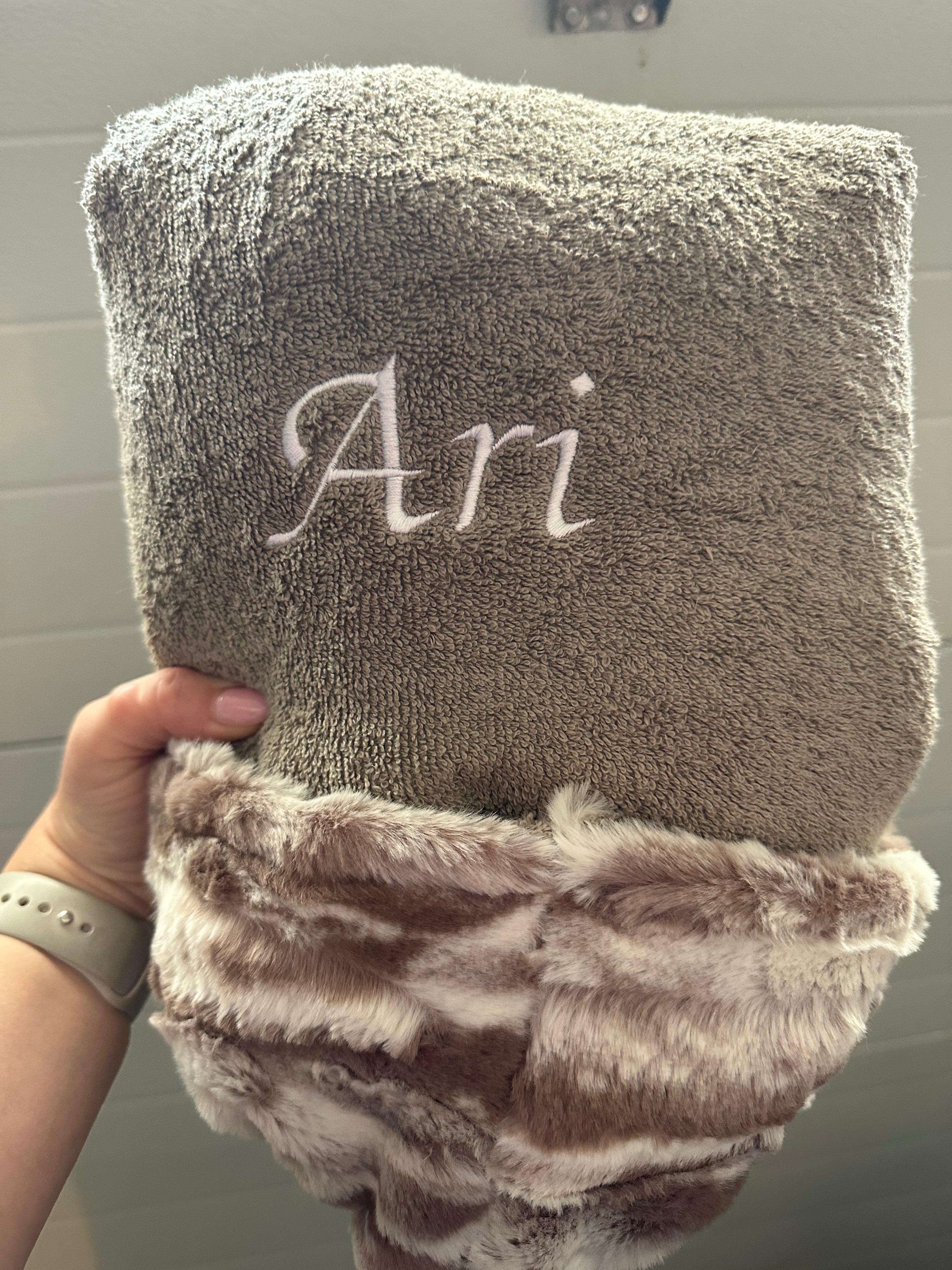 Winx + Blinx Marble Taupe Hooded Towel