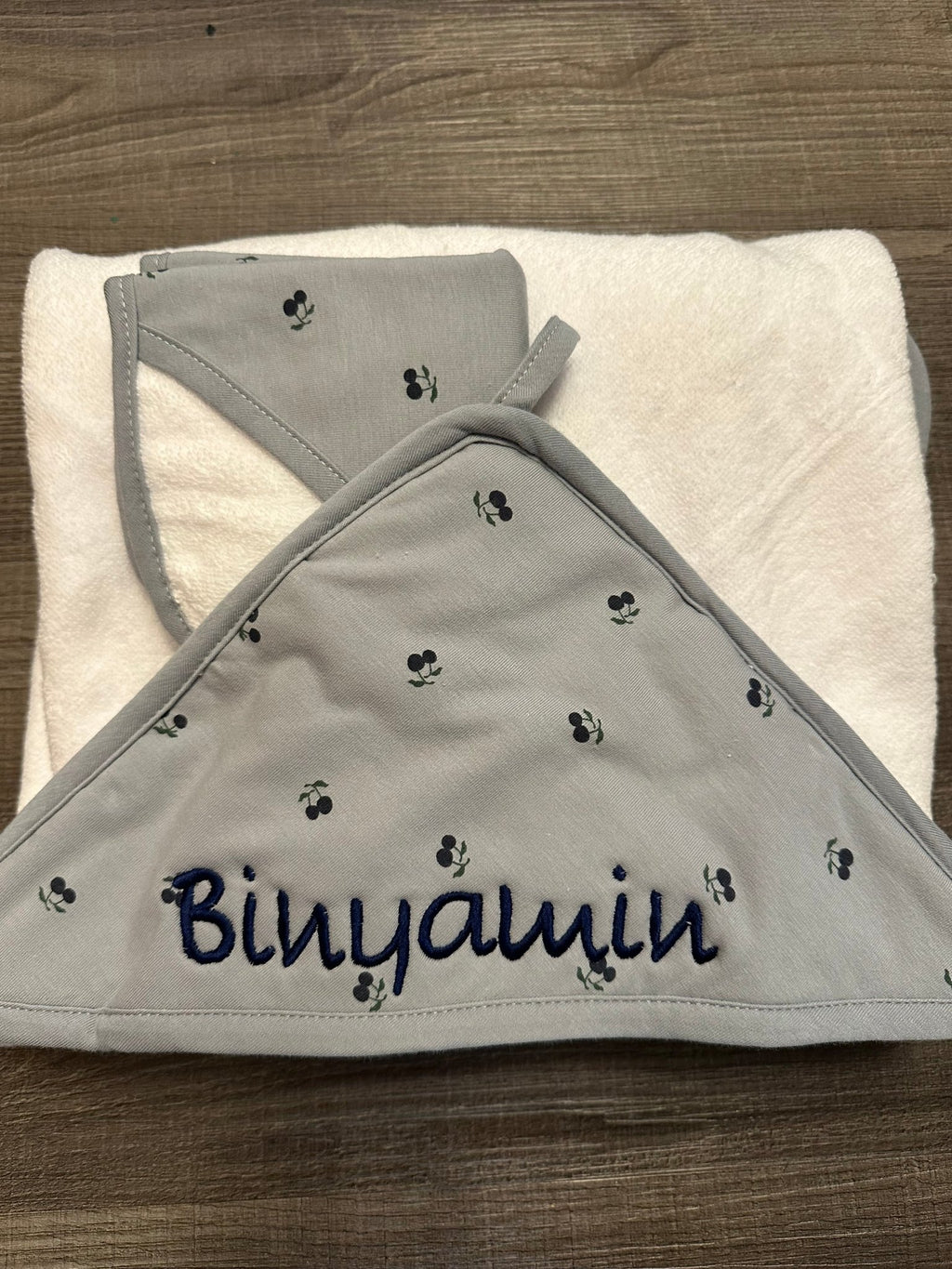 Elys & Co Hooded Towel & WashclothSet - Towel