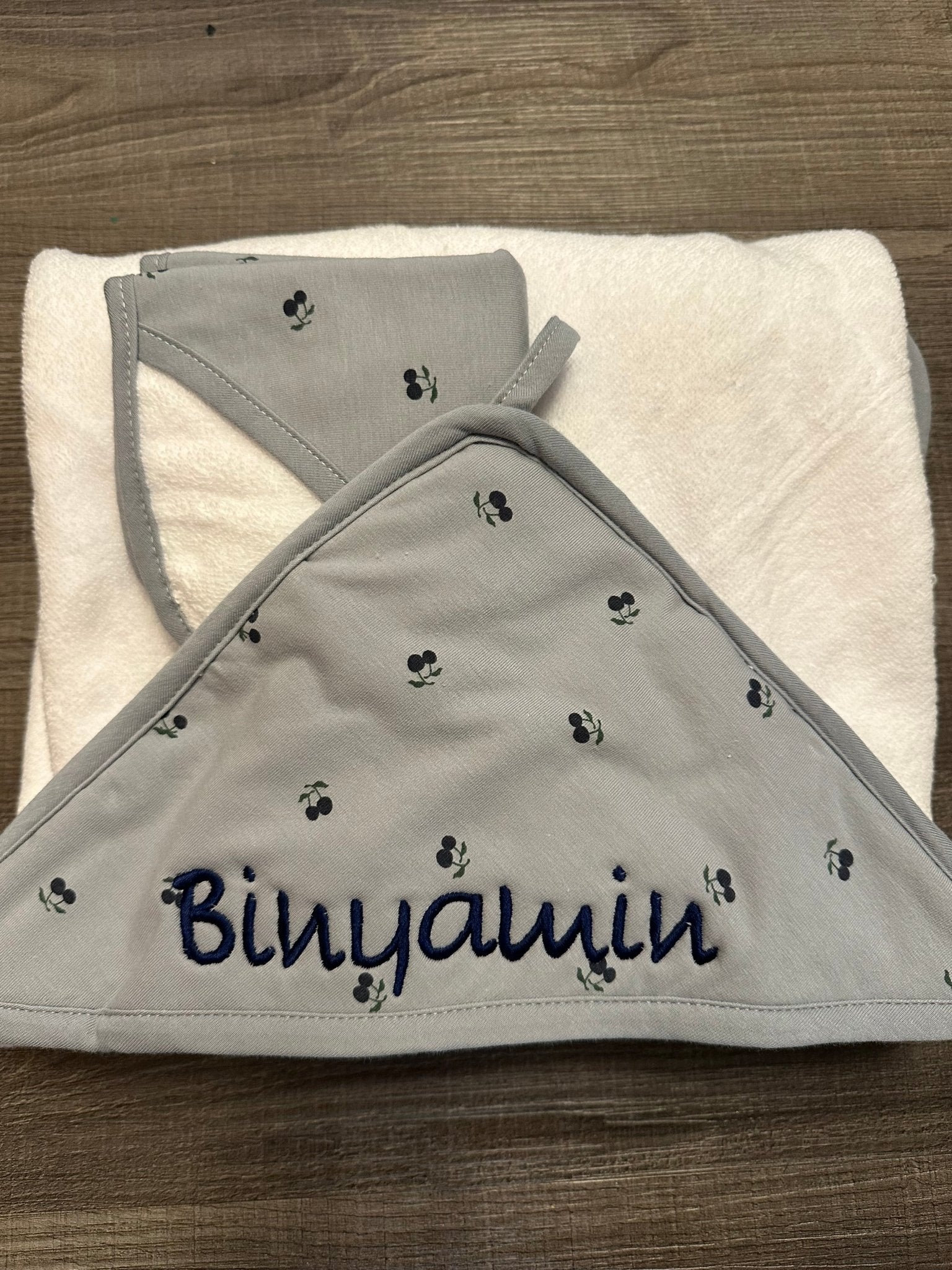Elys & Co Hooded Towel & WashclothSet - Towel