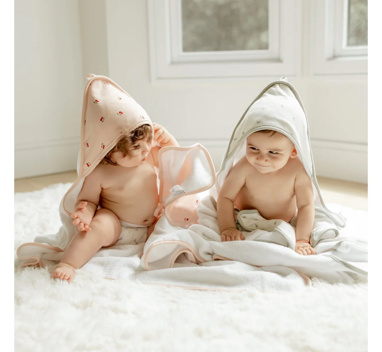 Elys & Co Hooded Towel & WashclothSet - Towel