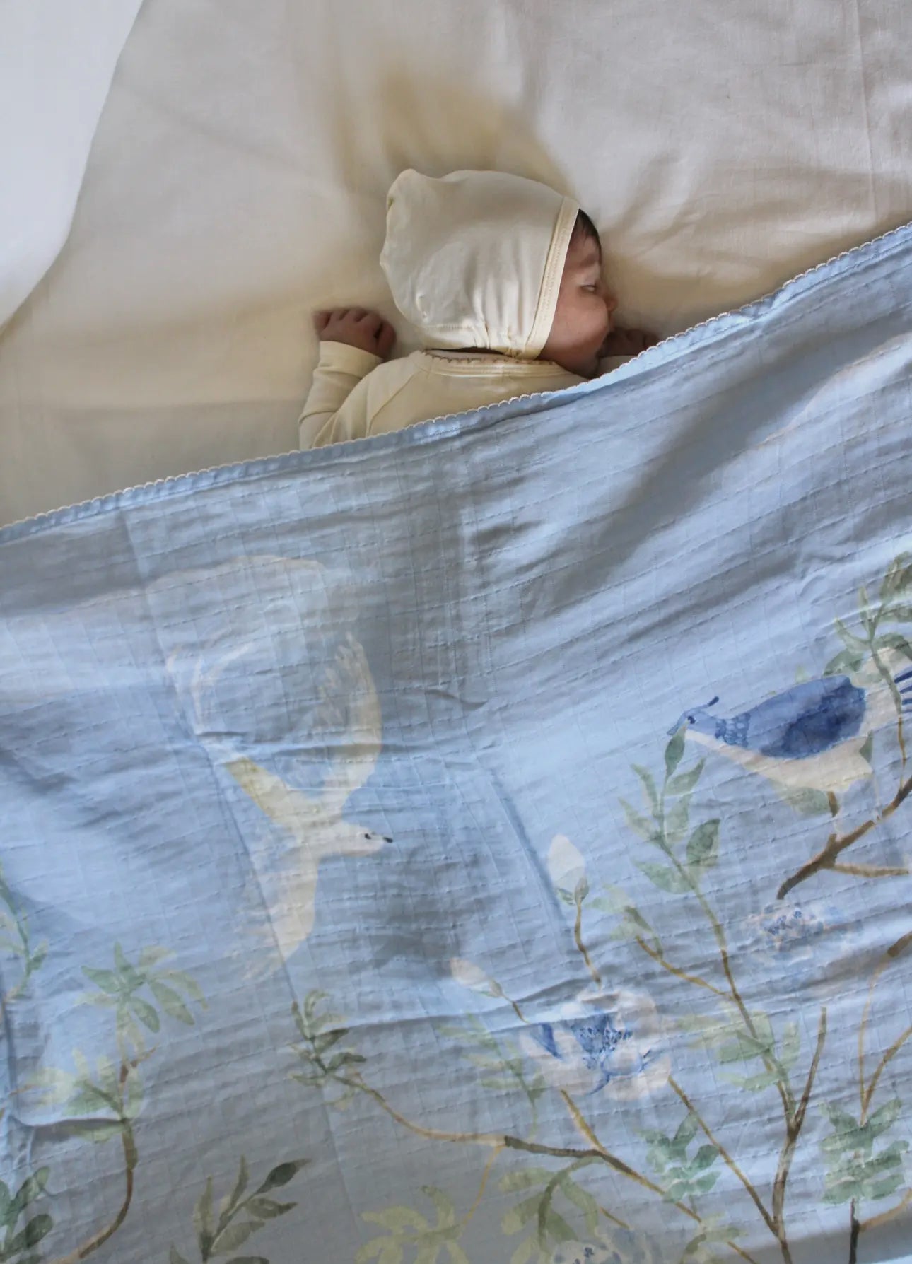 Little Threads Label The Dove Muslin Blanket - Blissful Bundlz