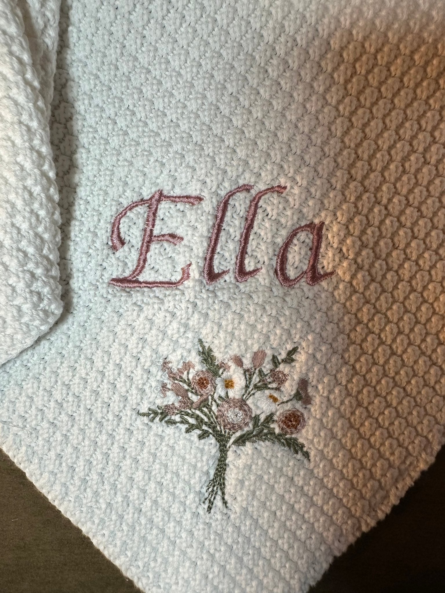 Tricot Bebe Knit Embroidered Blanket - Blissful Bundlz