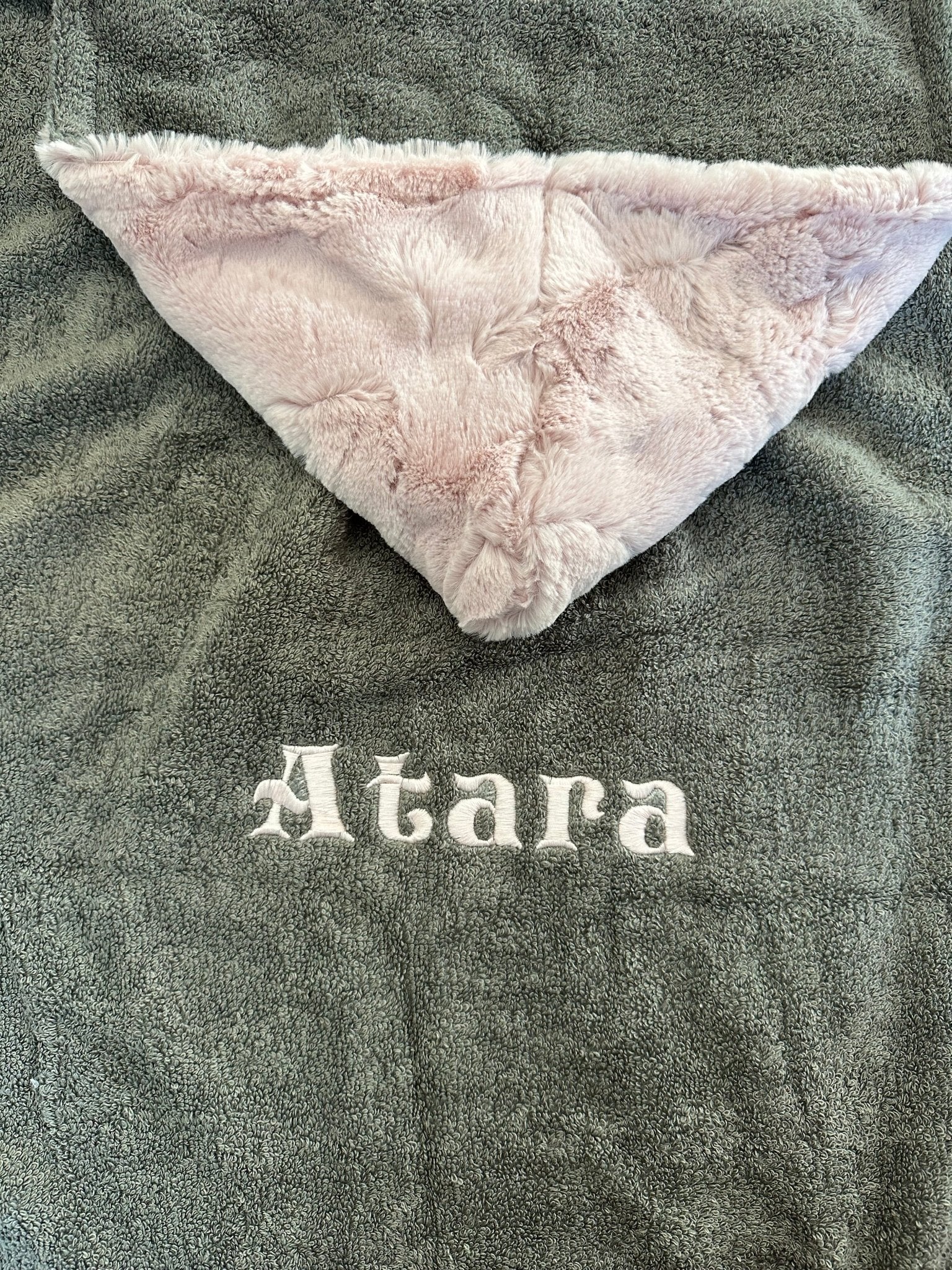 Winx + Blinx Cozy Blush Grey Hooded Towel - Towel